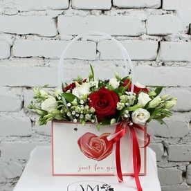 Композиция Love is