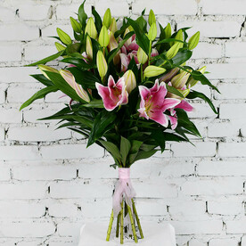 Букет 9 розовых лилий