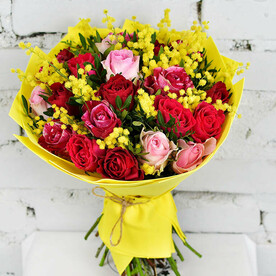 Букет Розы и мимозы
