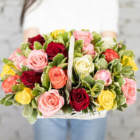 Композиция 27 роз микс в корзине