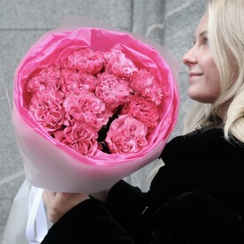 Букет "Малиновый каприз М" из 11 пионовидных роз