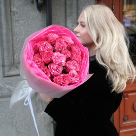 Букет "Малиновый каприз L" из 15 пионовидных роз