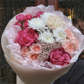 Букет круглый "Клубничное смузи" с пионовидными розами