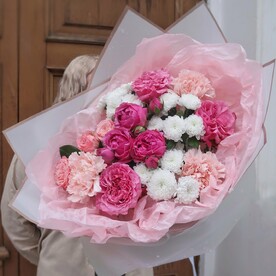 Букет "Ванильный зефир" L с пионовидными розами и сантини