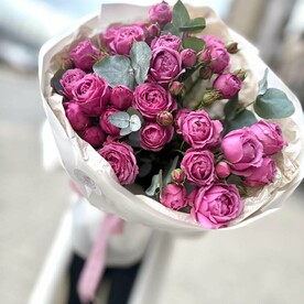 Букет из шикарной пионовидной розы Мисти Баблс