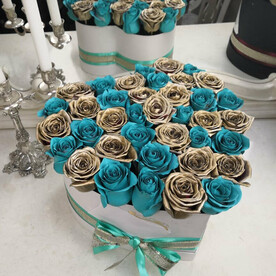 Бирюзово-золотые розы "Chess" - сердце