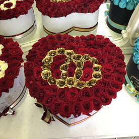 Композиция "Обручальные кольца" в коробке - сердце