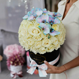 Пышный букет цветов "Lovely Luxury" в коробке