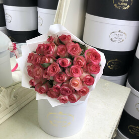 Букет роз "Джумилия" - 29 шт