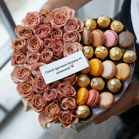 Кофейные розы со сладостями