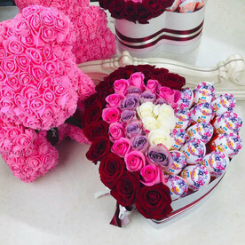 Розы с киндерами "Моя сладкоежка"