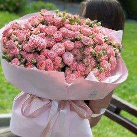 Букет из пионовидных роз