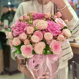 Композиция из кустовых роз