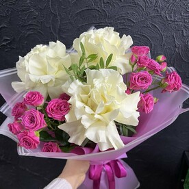 Букет из французских и кустовых роз