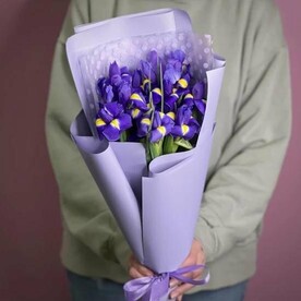 Букет из 11 Ирисов
