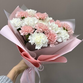Букет из 17 гвоздик