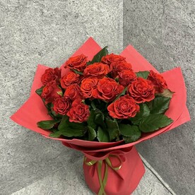 Букет из 15 роз сорта Эль Торо