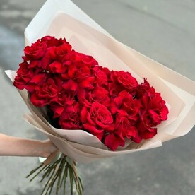 Монобукетик из 23 красных французских роз