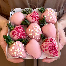 Клубника в шоколаде 9 штук + подарок (902)