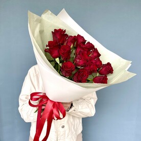 Букет 15 красных роз