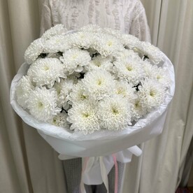 Нежное облако из хризантем