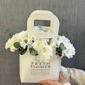 Сумка с белой хризантемой