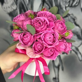 Композиция из кустовых роз Мисти Бабблс