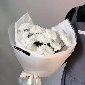 Цветы букет хризантем «Белоснежка»