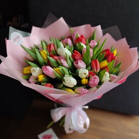 51 яркий и сочный тюльпан. Букет. 8 марта