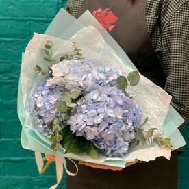 Букет из 3 голубых гортензий