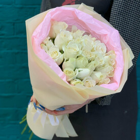 Букет из 25 белых роз