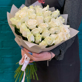 Букет из 45 белых роз