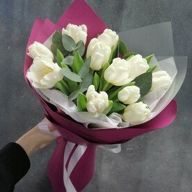 Нежный с тюльпанами