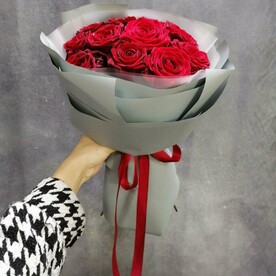 Букет из красных роз "Простая романтика"