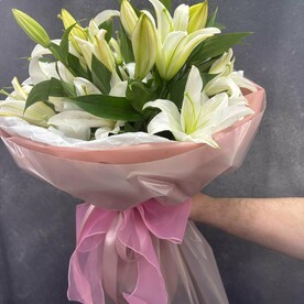 Нежные лилии