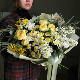 Лимонная тарталетка - Сирень, мимоза и пионовидные розы