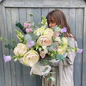 Амариллисы, колокольчики и маттиола