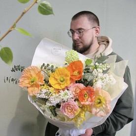 Маки, сирень, мимоза