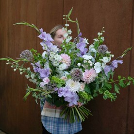 Букет с гладиолусами, георгинами и пионовидными розами - Большой летний букет