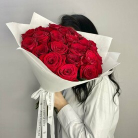 Букет из 25 красных роз