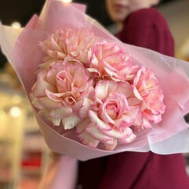 Розы розовые