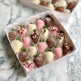 Ассорти клубники в шоколале «Де-Ла-Бонд» на 12-16  крупных ягод