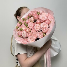 Букет из розовых Пионовидных кустовых Роз 9шт