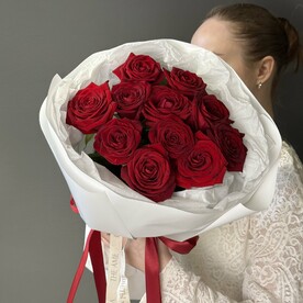Моно букет из красных Роз 11шт