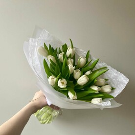 Букет из 21 белого тюльпана