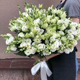 Букет из эустомы