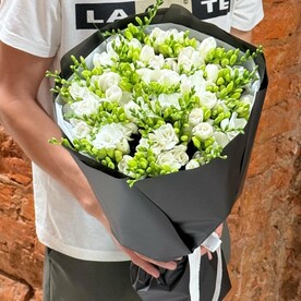 Фрезия белая