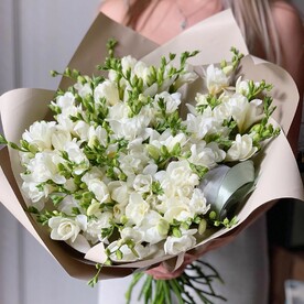 Букет из фрезий