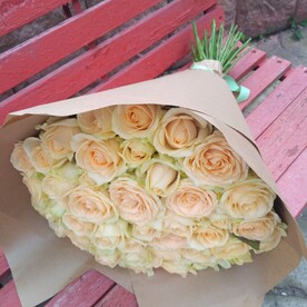 Кремовая роза