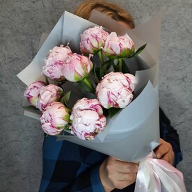 Букет из 9 пион